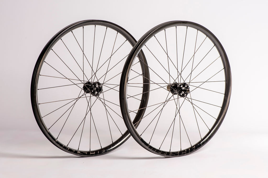 Carbon-MTB-wheelset-6bolt_88a2cbc0-0d82-4ce7-8fe0-a4787bb116db